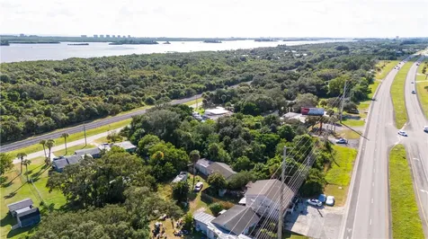 4022 N Us Highway 1 Fort Pierce FL 34946