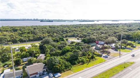 4022 N Us Highway 1 Fort Pierce FL 34946