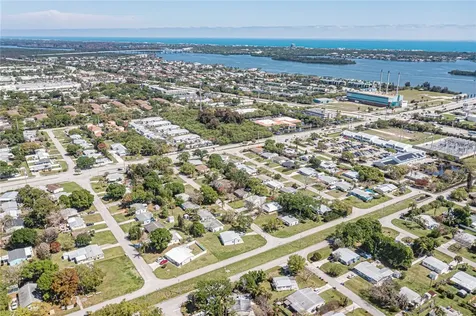 1620 5th Avenue Vero Beach FL 32960