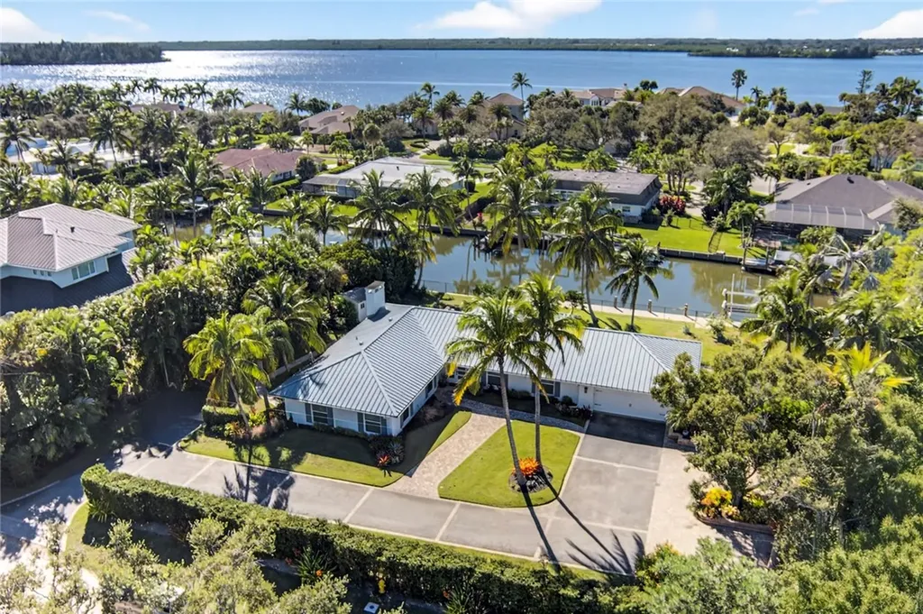 1631 W Camino Del Rio Vero Beach FL 32963
