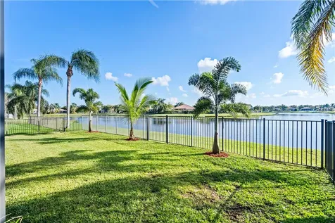1920 Grey Falcon Circle SW Vero Beach FL 32962