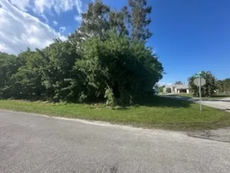 401 Betty Avenue Sebastian FL 32958