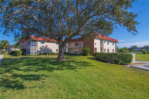 68 Royal Oak Court Vero Beach FL 32962