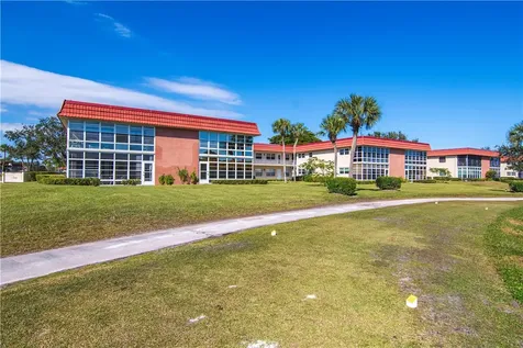 68 Royal Oak Court Vero Beach FL 32962