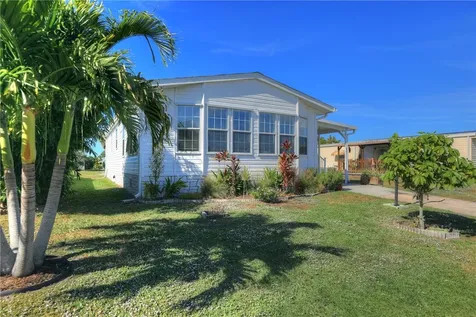 838 Wren Circle Barefoot Bay FL 32976