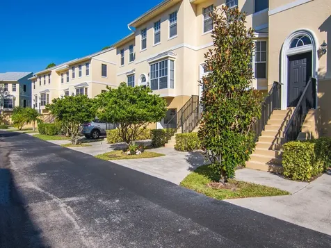 1680 42nd Square Vero Beach FL 32960