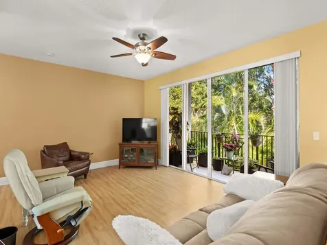 1680 42nd Square Vero Beach FL 32960