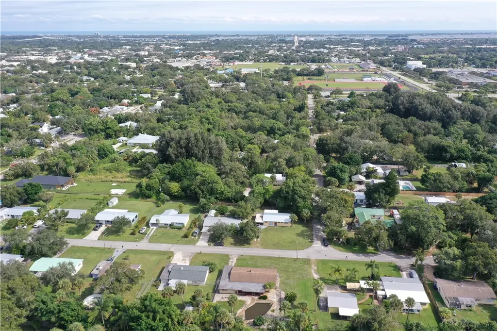 1701 24th Avenue Vero Beach FL 32960