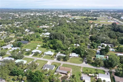 1701 24th Avenue Vero Beach FL 32960