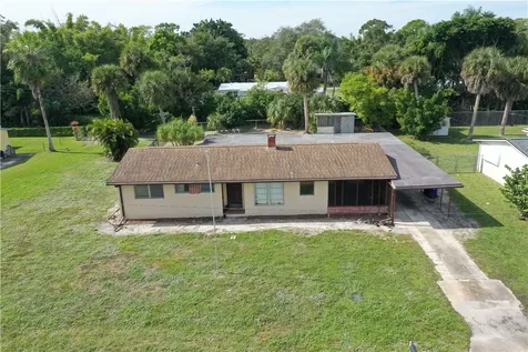 1701 24th Avenue Vero Beach FL 32960