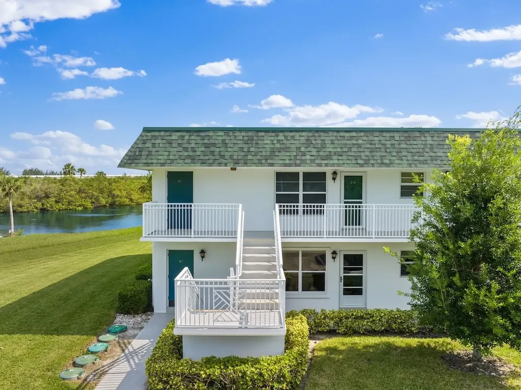 2800 Indian River Boulevard Vero Beach FL 32960