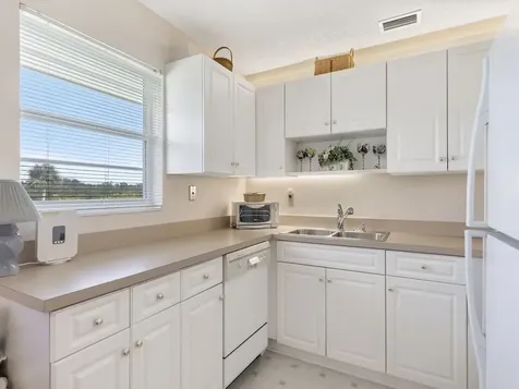 2800 Indian River Boulevard Vero Beach FL 32960