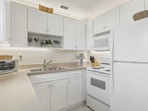 2800 Indian River Boulevard Vero Beach FL 32960