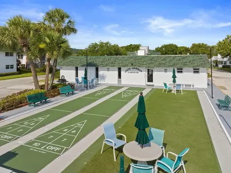 2800 Indian River Boulevard Vero Beach FL 32960