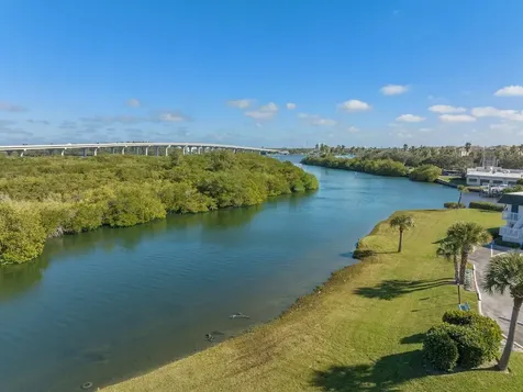2800 Indian River Boulevard Vero Beach FL 32960