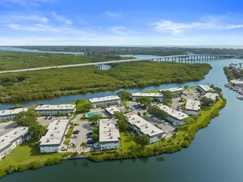 2800 Indian River Boulevard Vero Beach FL 32960