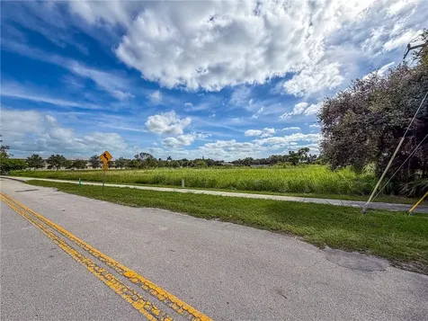725 15th Place Vero Beach FL 32960