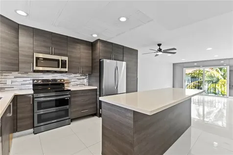 809 W Oakland Park Boulevard Fort Lauderdale FL 33311