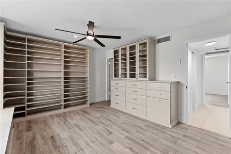 809 W Oakland Park Boulevard Fort Lauderdale FL 33311