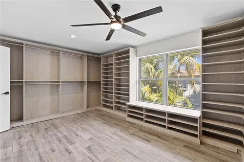 809 W Oakland Park Boulevard Fort Lauderdale FL 33311