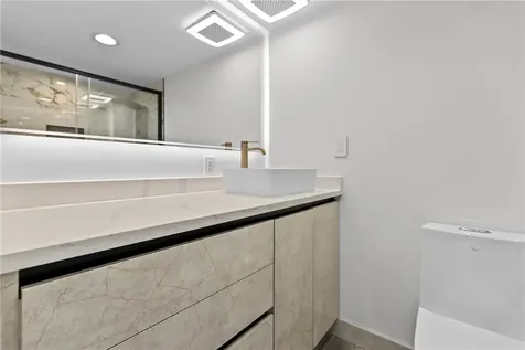 809 W Oakland Park Boulevard Fort Lauderdale FL 33311
