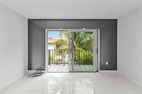 809 W Oakland Park Boulevard Fort Lauderdale FL 33311