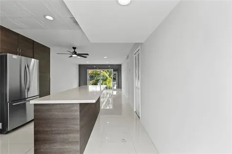 809 W Oakland Park Boulevard Fort Lauderdale FL 33311