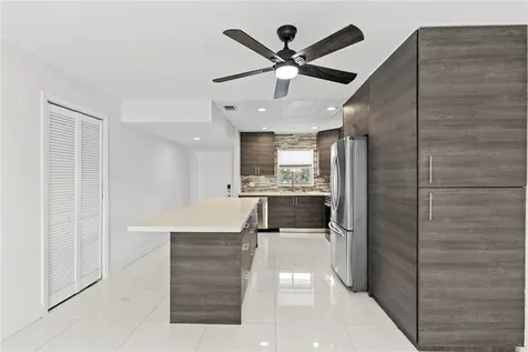 809 W Oakland Park Boulevard Fort Lauderdale FL 33311