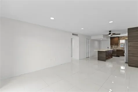 809 W Oakland Park Boulevard Fort Lauderdale FL 33311