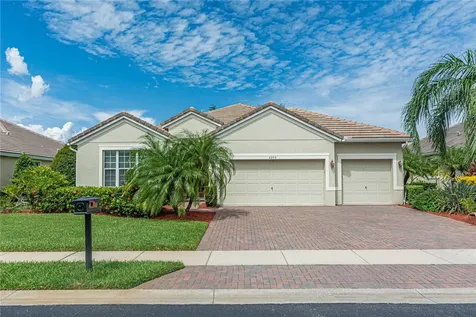 4250 Diamond Square Vero Beach FL 32967
