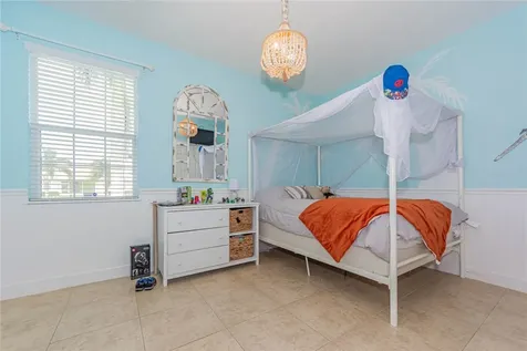 4250 Diamond Square Vero Beach FL 32967