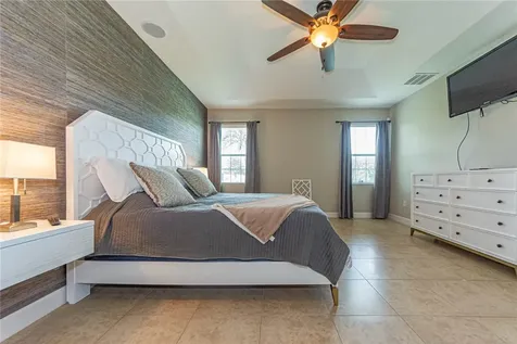 4250 Diamond Square Vero Beach FL 32967