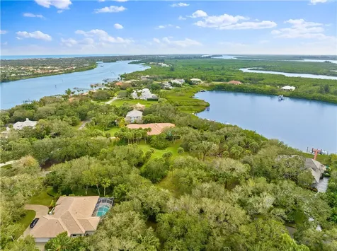 2545 Riverview Court Vero Beach FL 32963