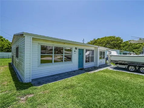 1450 5th Avenue Vero Beach FL 32960
