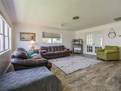 1450 5th Avenue Vero Beach FL 32960