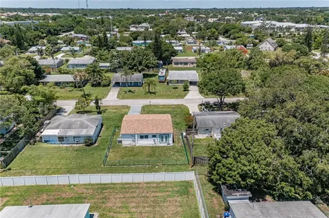 1450 5th Avenue Vero Beach FL 32960