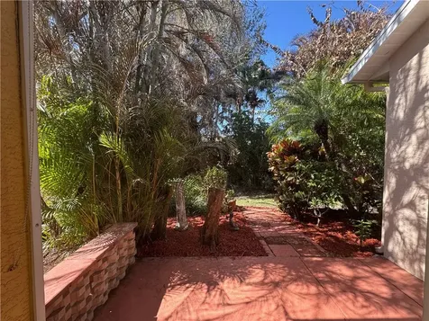 391 W Tangerine Square SW Vero Beach FL 32968
