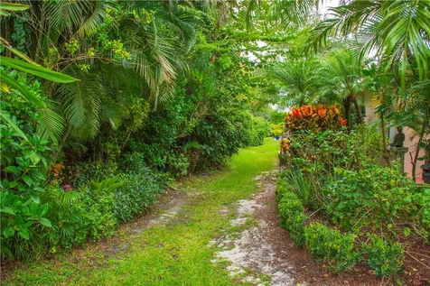 391 W Tangerine Square SW Vero Beach FL 32968