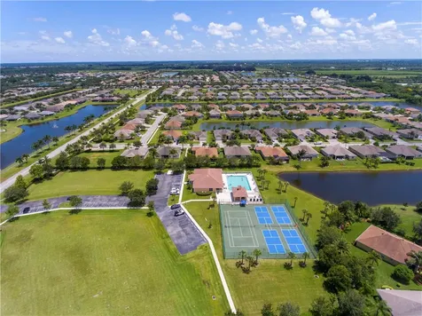 391 W Tangerine Square SW Vero Beach FL 32968