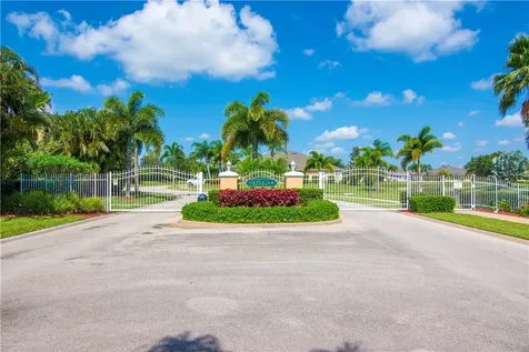 391 W Tangerine Square SW Vero Beach FL 32968