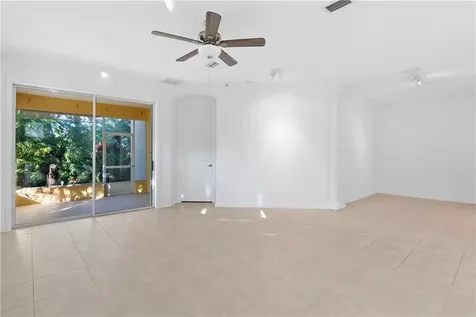 391 W Tangerine Square SW Vero Beach FL 32968