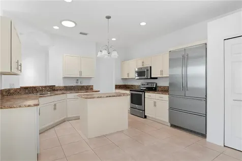 391 W Tangerine Square SW Vero Beach FL 32968