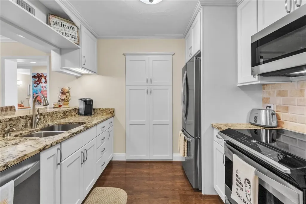 33 Plantation Drive Vero Beach FL 32966