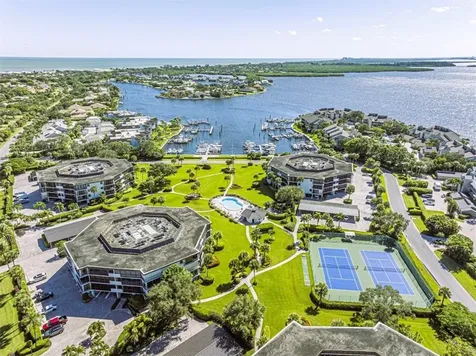 1821 Mooringline Drive Vero Beach FL 32963