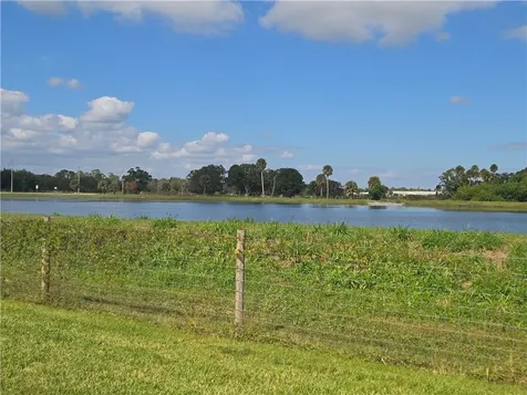 260 Garden Grove Parkway Vero Beach FL 32962