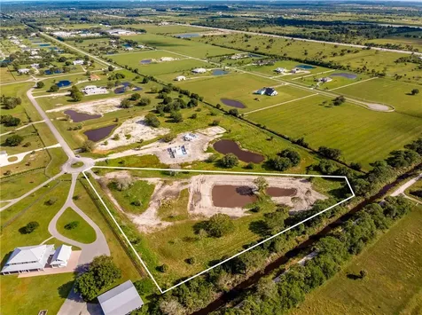 7355 Andrews Place SW Vero Beach FL 32968