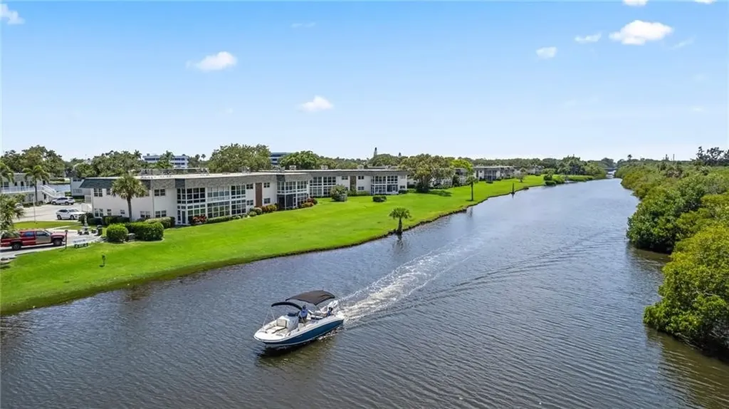 2800 Indian River Boulevard Vero Beach FL 32960