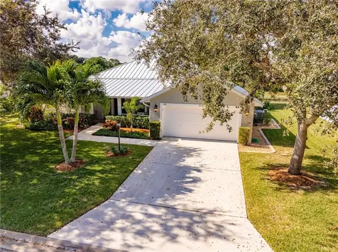 128 35th Square SW Vero Beach FL 32968
