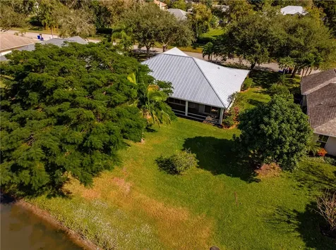 128 35th Square SW Vero Beach FL 32968
