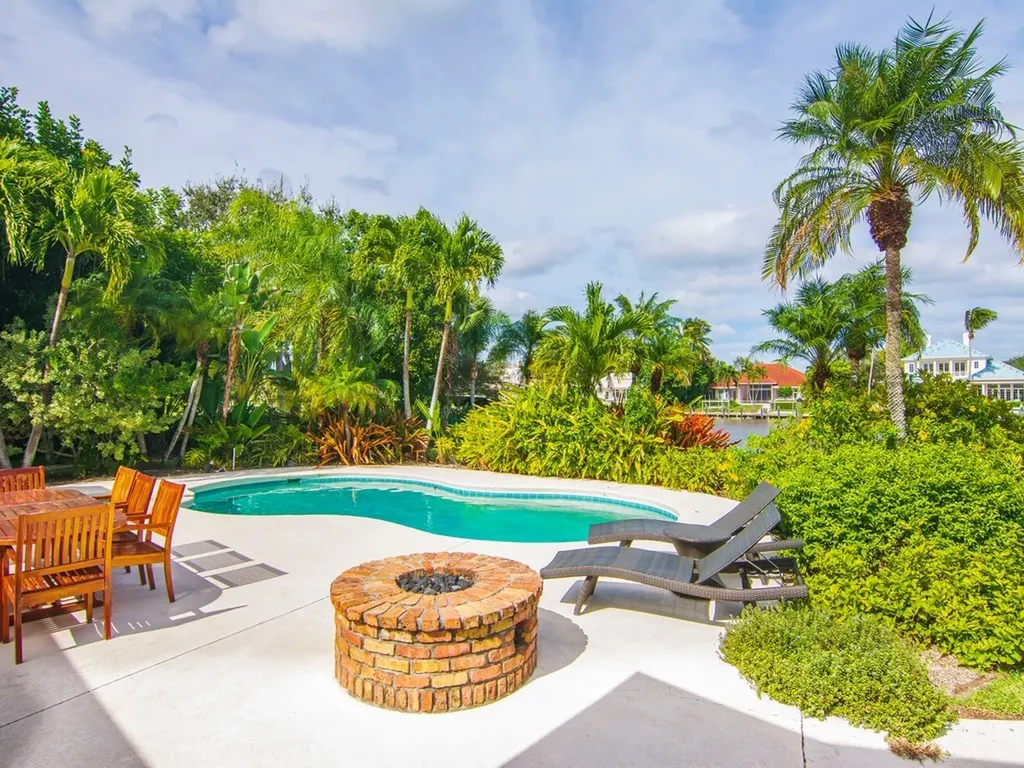 1896 Mooringline Drive Vero Beach FL 32963